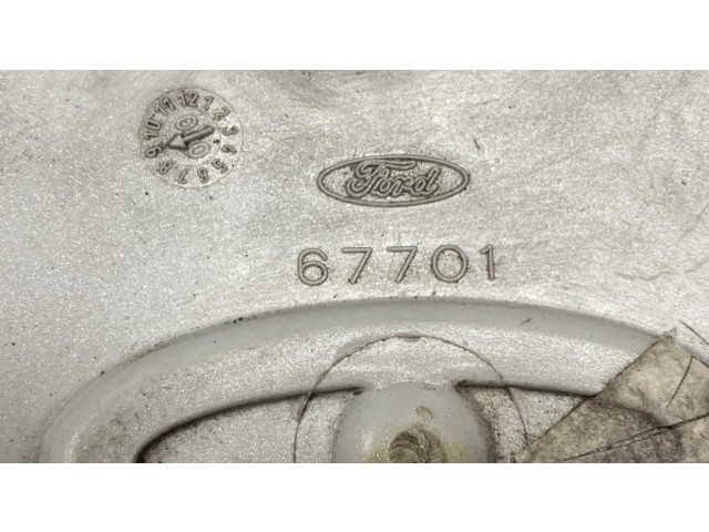 Заводская крышка (крышки) от центрального отверстия колеса