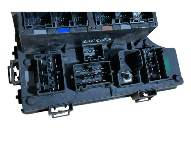 Блок предохранителей P04692341AC, TJFQQ3360F3J17 Jeep Patriot