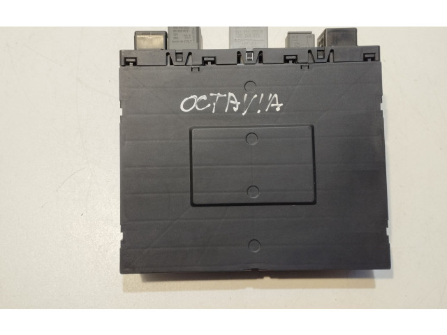 Блок комфорта 3C8937049E Skoda Octavia Mk2 (1Z)