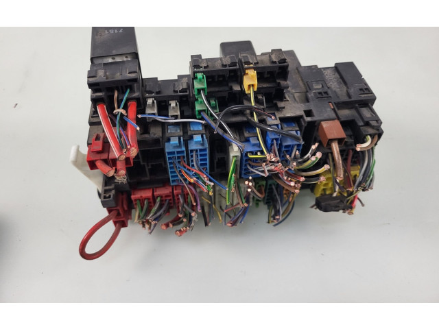 Pojistková skříňka Volkswagen PASSAT B3 1988