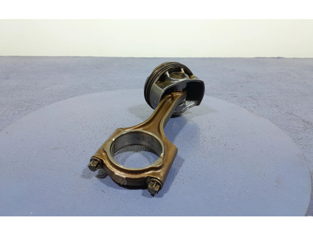  Поршень B4204T27   Volvo XC90  