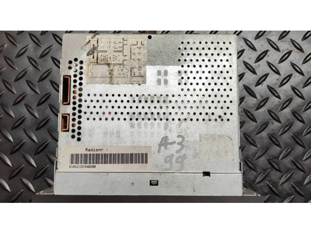 Радио/ проигрыватель CD/DVD / навигация