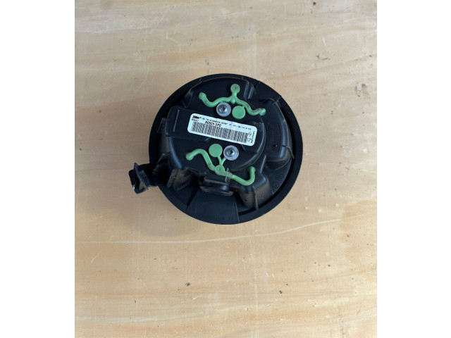 Вентилятор печки    N108824F, K4M   Dacia Duster