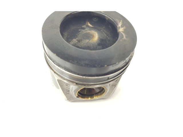 Поршень с шатуном 04L107065A, 04L107065A Volkswagen Caddy