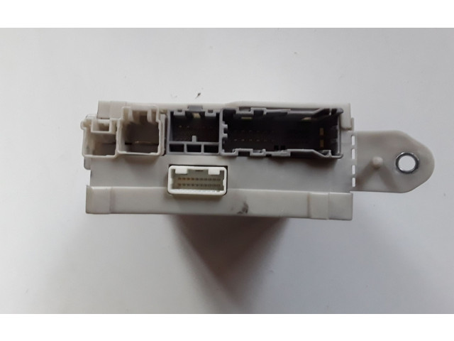 Блок предохранителей 8273050480 Lexus LS 460 - 600H