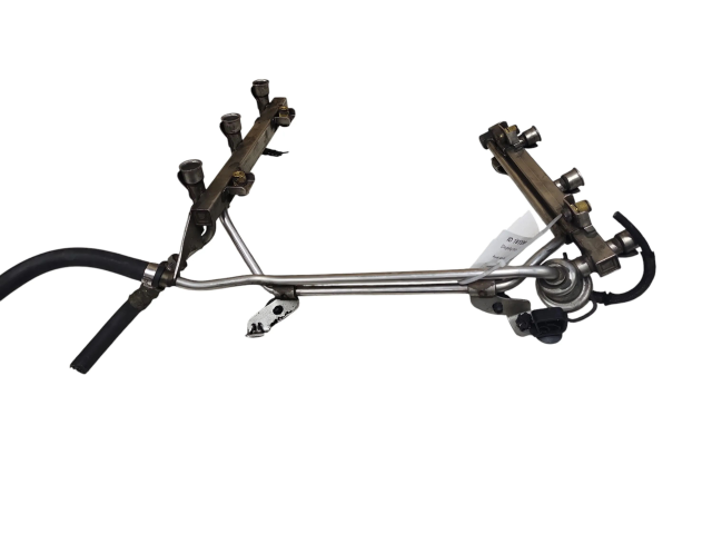 Топливная рампа 078133681AJ   Audi A6 S6 C5 4B  