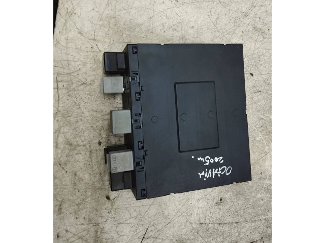 Блок предохранителей 3C0937049E, 28022870 Skoda Octavia Mk2 (1Z)