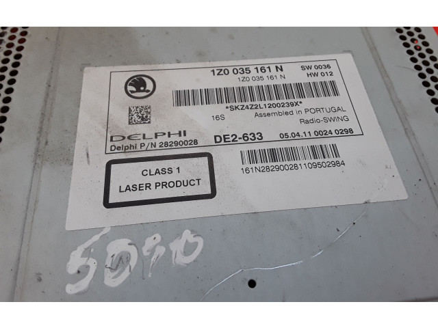 Радио/ проигрыватель CD/DVD / навигация