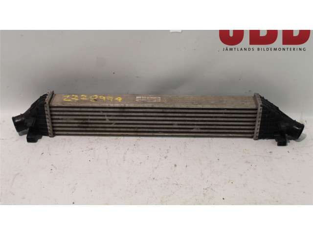 Интеркулер  K68102118AA   Fiat Freemont 