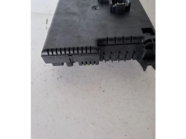 Блок предохранителей 30786646, 07W134   Volvo V70    