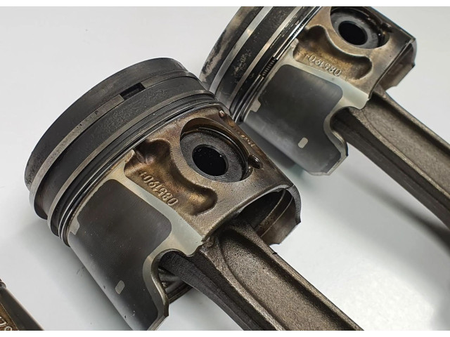  Поршень с шатуном  085190  Volvo V50  