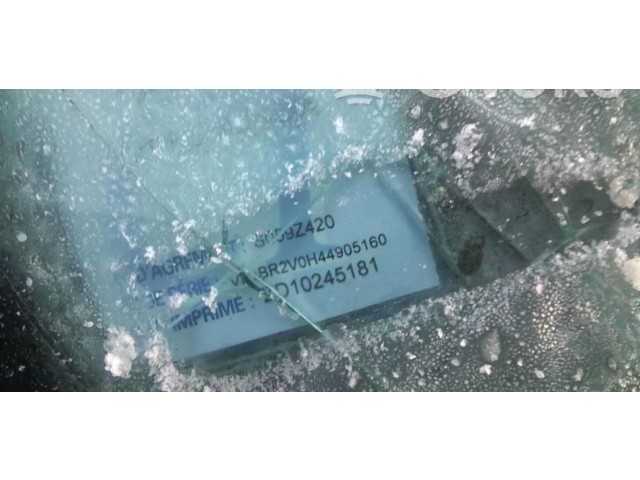 Ручка стеклоочистителей 8201590631 Renault Clio III