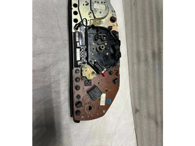 Přístrojová deska Mercedes-Benz E W124 1992 1244406547, 110008652065