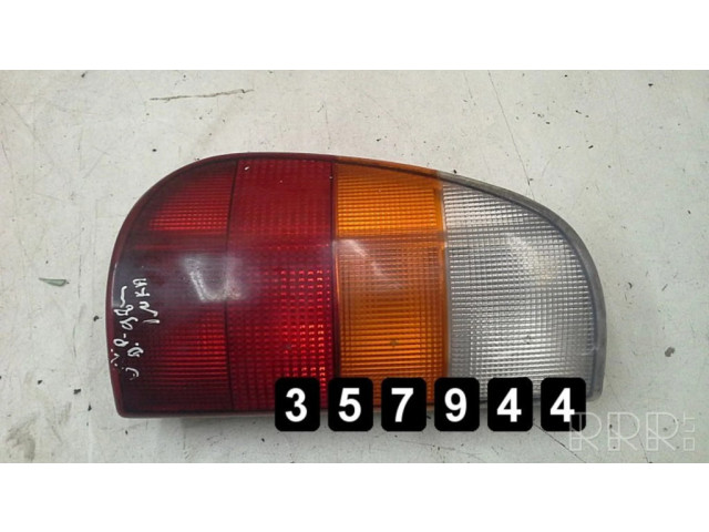 Задний фонарь в кузове