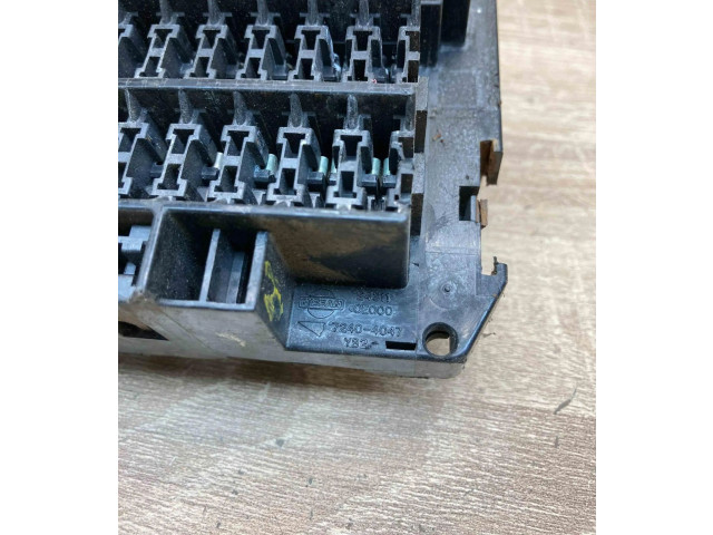 Pojistková skříňka 243110E000, 72404047 Nissan Terrano 2000