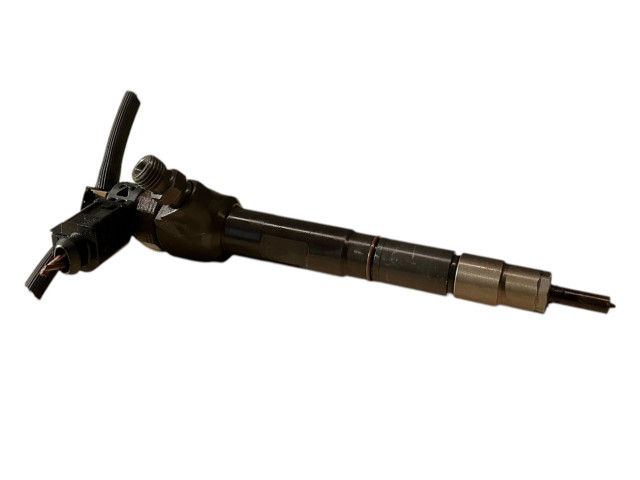 Vstřikovač 04L130277AJ, 0445110477 Skoda Octavia Mk3 (5E)