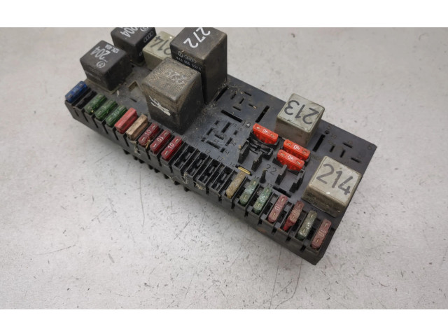 Блок предохранителей 443941822B Audi 80 90 S2 B4
