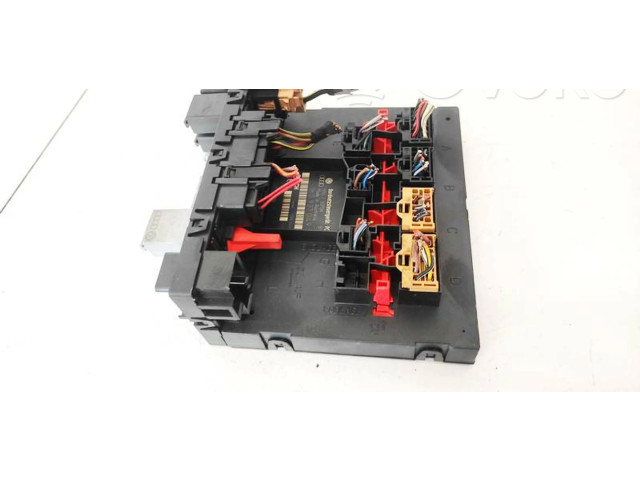 Блок предохранителей  1K0937049T, F005V00497   Volkswagen Touran I    