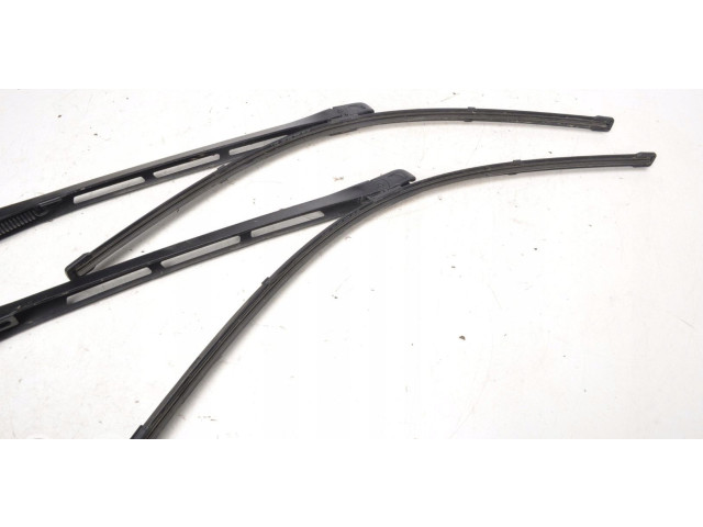 Ножка стеклоочистителей лобового стекла