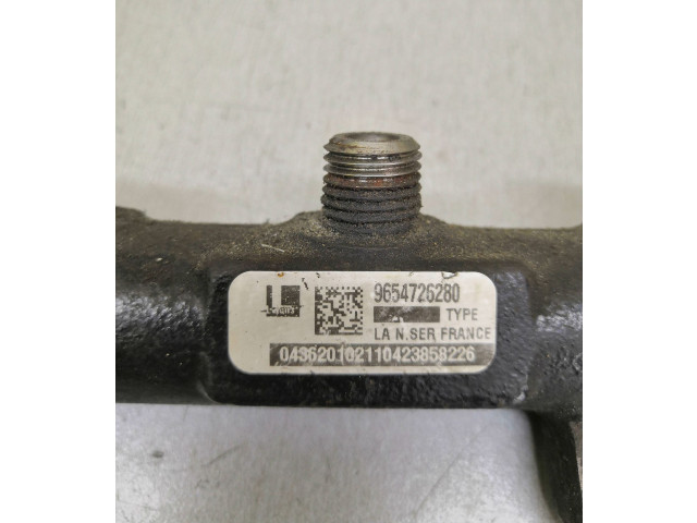 Vstřikovací lišta 9654726280, 110423858226 Volvo S40