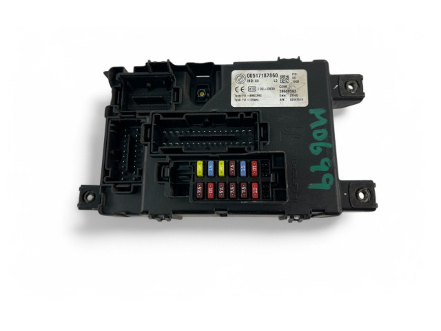 Блок предохранителей 00517187860 Fiat Grande Punto