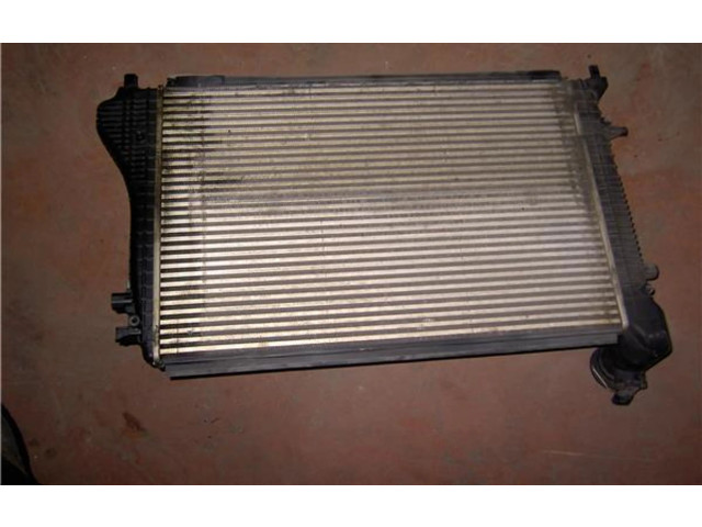 Радиатор интеркулера 1K0145803j Skoda Octavia Mk2 (1Z)