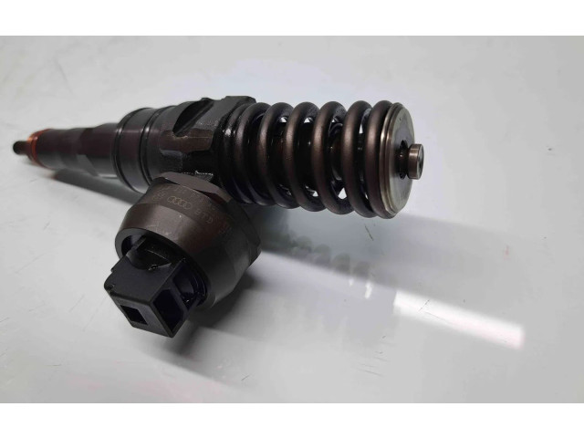 Форсунка 038130073AG Volkswagen Jetta V