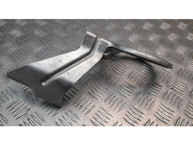 Другая деталь отсека двигателя