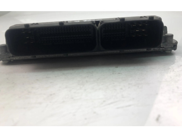 Блок управления 03E906033A Skoda Fabia Mk1 (6Y)