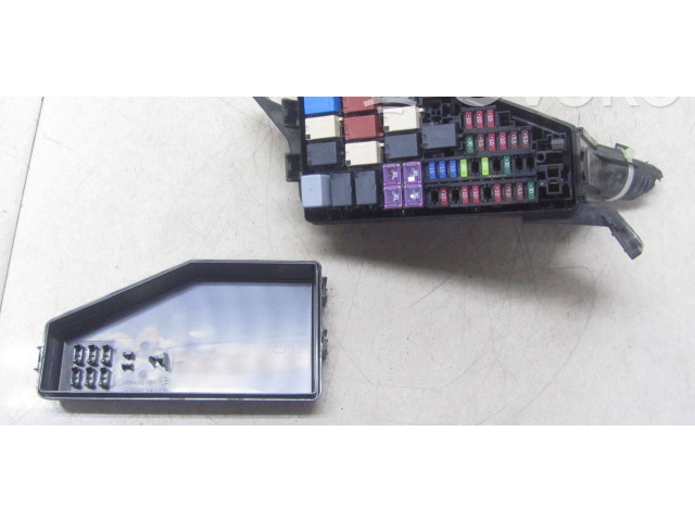 Блок предохранителей     Honda HR-V    