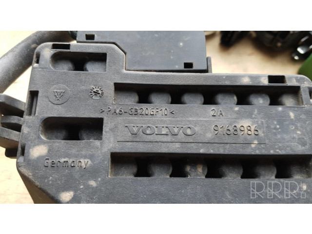 Блок предохранителей  9168986   Volvo S80    