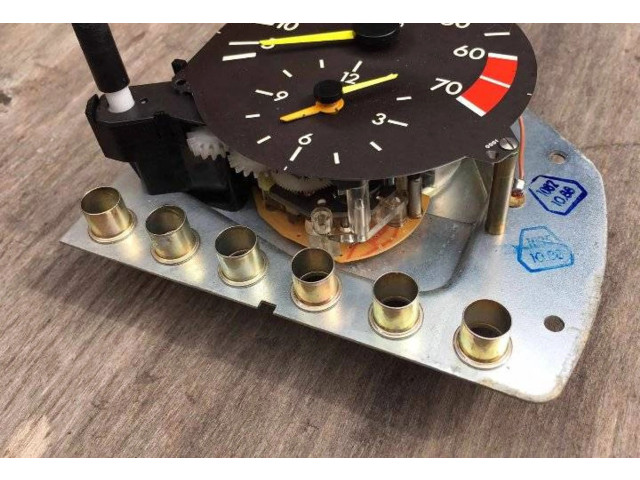 Přístrojová deska Mercedes-Benz E W124 1991