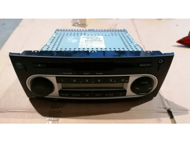 Радио/ проигрыватель CD/DVD / навигация