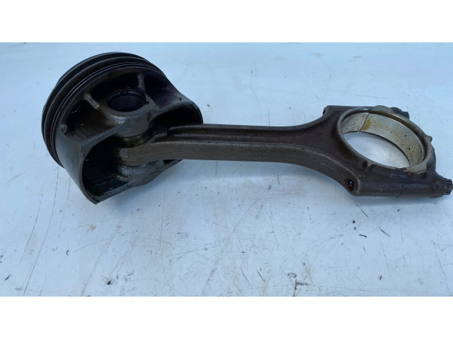 Поршень с шатуном Volvo V40 для бензинового двигателя 1.5