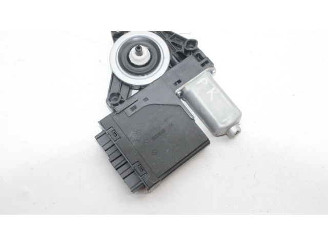 Генератор 31674758   Volvo XC40      