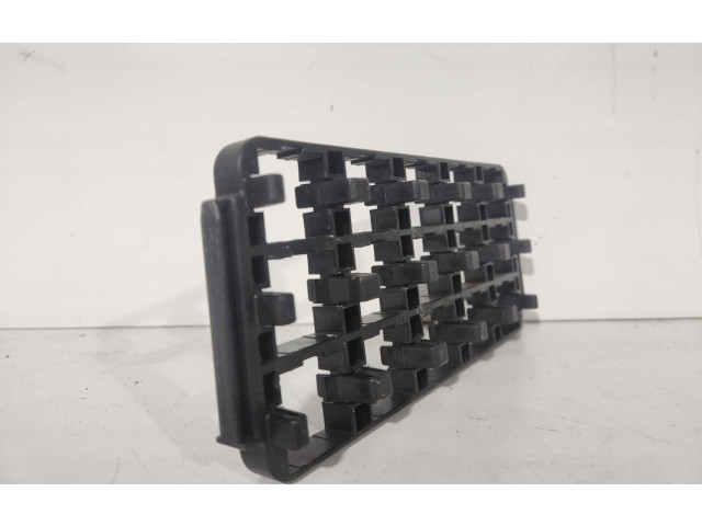   Pojistková skříňka 4D0937503   Audi A8 S8 D2 4D 1998