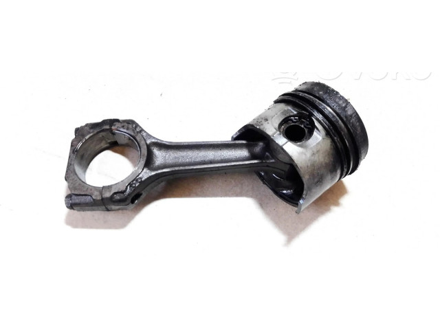 Píst Renault Express pro naftový motor 1.8