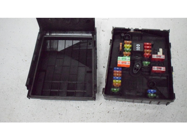   Pojistková skříňka 3C0971249   Volkswagen Caddy 2011