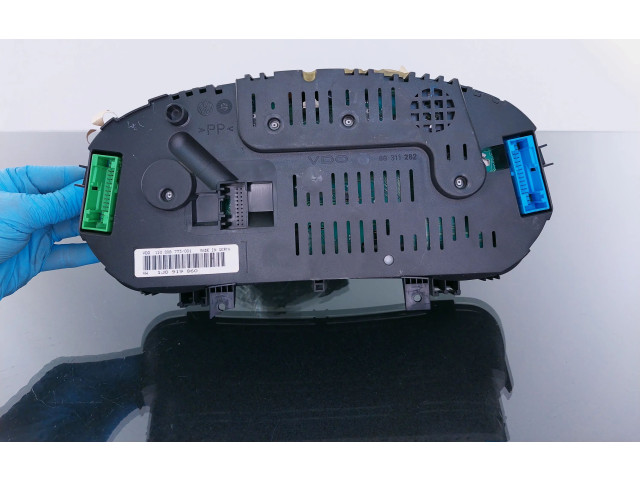 Панель приборов 1J0919860   Volkswagen Bora       