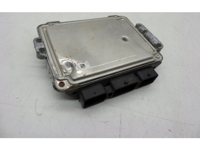 Блок управления впрыском 0281016590, 0281016590   Volvo C30