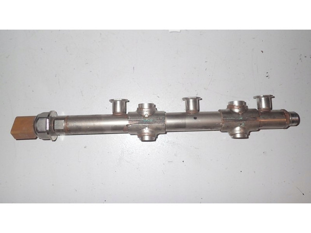 Топливная рампа 04C133320F Skoda Octavia Mk3 (5E)