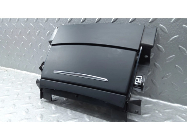 Передняя пепельница