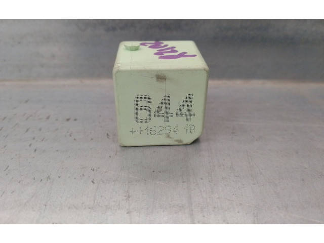 Блок предохранителей 4H0951253 Audi Q3 8U