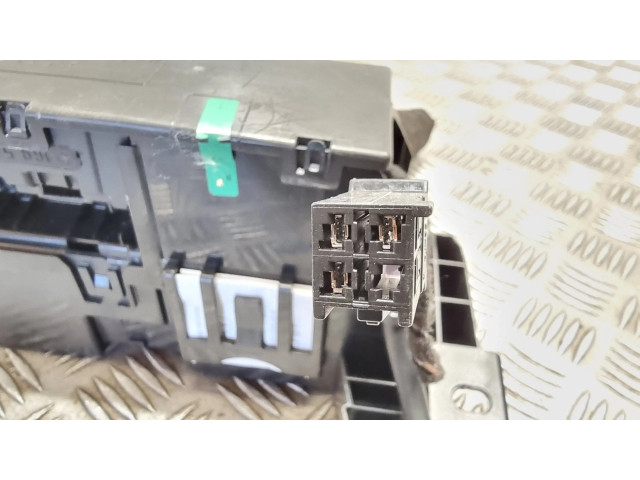 Pojistková skříňka 1695450540 Mercedes-Benz B W245 2008