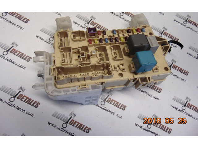 Блок предохранителей 89221-0F010 Toyota Corolla Verso E121