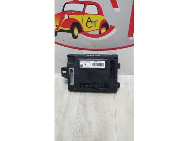 Блок предохранителей  284B16257R, 284B16257R   Dacia Sandero    