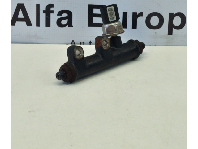 Топливная рампа 4R8Q9CD66AE Jaguar XF X250 для двигателя AJD