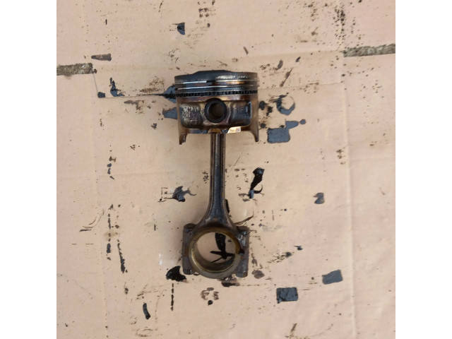 Píst Honda Civic pro benzínový motor 1.3 D13b2