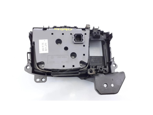 Радио/ проигрыватель CD/DVD / навигация