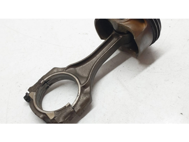 Píst 784323704 BMW 7 F01 F02 F03 F04 pro benzínový motor 4.4 N63 B44 A